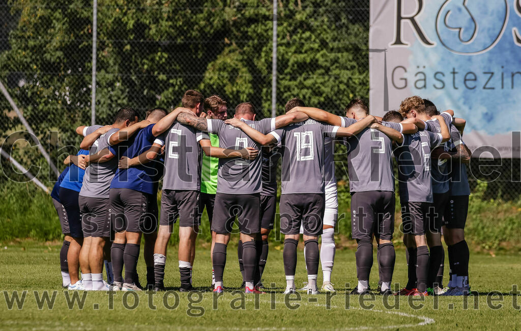 2023-08-20_007_SV_Hohenlinden_gegen_SV_Buch | Hohenlinden, Deutschland, 20.08.2023:
Fußball, A-Klasse 2023 / 2024, 1. Spieltag, SV Hohenlinden gegen SV Bruck, Endergebnis: 5:1

Foto: Christian Riedel / fotografie-riedel.net