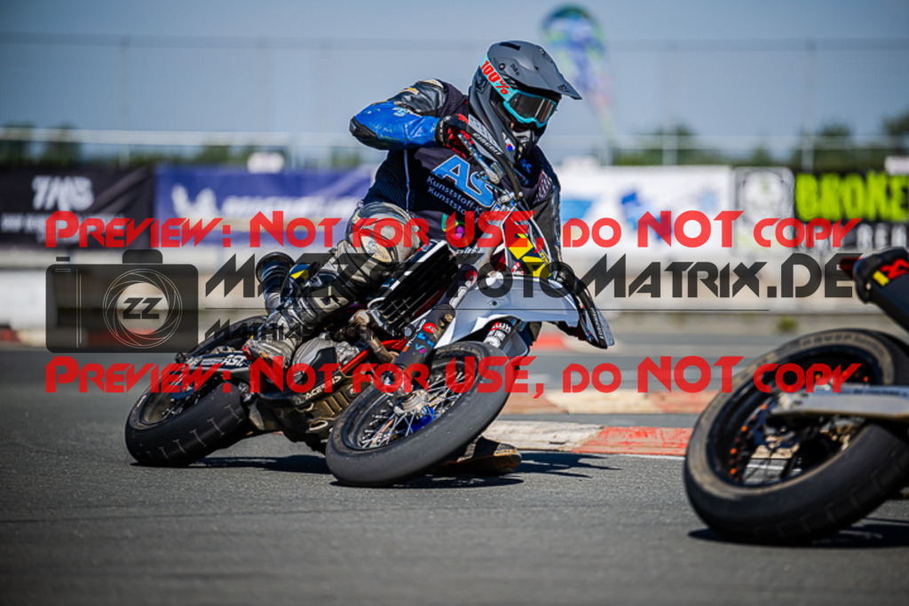 MaZZes_FotoMatrix_220903_0633 | UE40