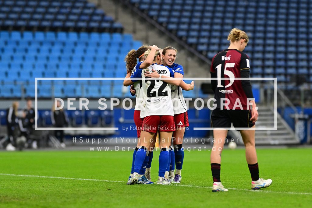 Fußball I Frauen I Saison 2025-2026 I Bundesliga I 10. Spieltag I Hamburger SV - 1. FC Nürnberg I 44732 | Jubel, Begeisterung, Enthusiasmus, Euphorie, Freude, Glücksgefühl, Heiterkeit bei: Hamburger SV Frauen - Realisiert mit Pictrs.com