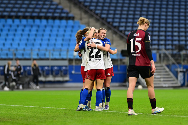 Fußball I Frauen I Saison 2025-2026 I Bundesliga I 10. Spieltag I Hamburger SV - 1. FC Nürnberg I 44732 | Jubel, Begeisterung, Enthusiasmus, Euphorie, Freude, Glücksgefühl, Heiterkeit bei: Hamburger SV Frauen - Realisiert mit Pictrs.com