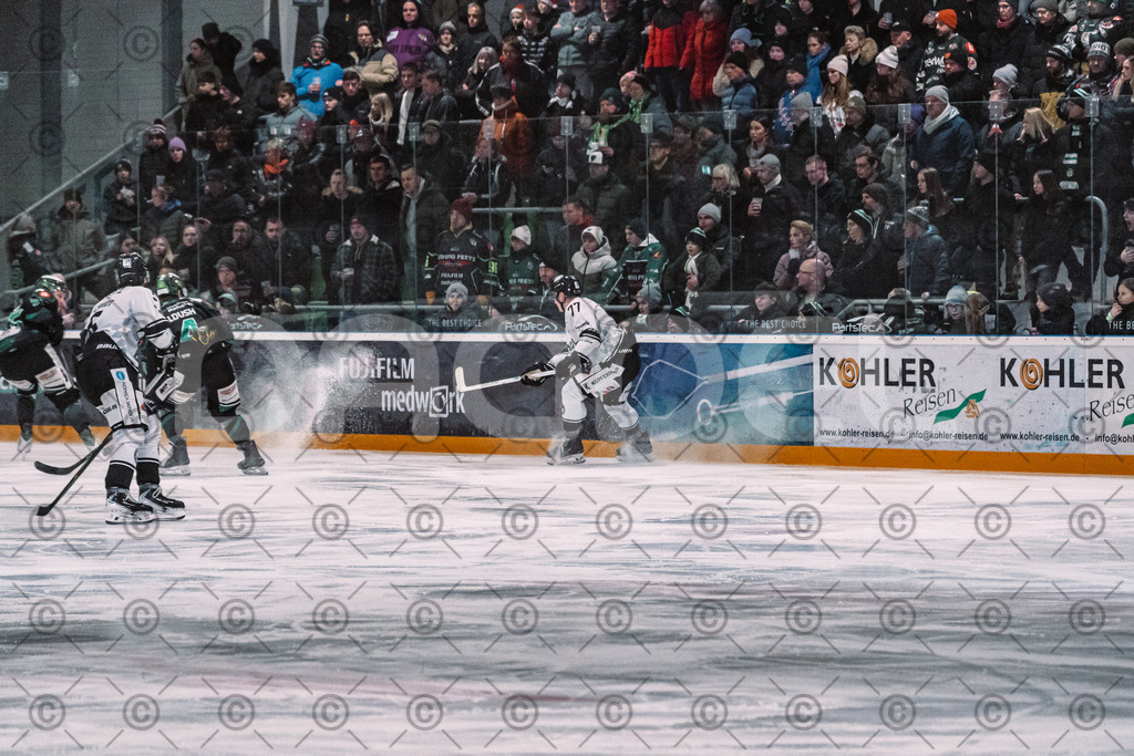Alligators_vs_Passau_26_12_2025-017 | Höchstadt Alligators Fotogalerie: Eishockey-Action aus Franken. Professionelle Spielfotos, Portraits & Stadionbilder zum Download. Jetzt entdecken! - Realisiert mit Pictrs.com