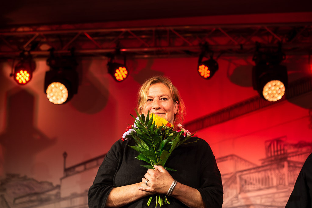 Flower Tales | Suzanne von Borsody und Kurt Holzkämper mit Lesung Flower Tales im Forte Belvedere Leisnig zum Festival Hallo Leisnig 2022. - Realisiert mit Pictrs.com