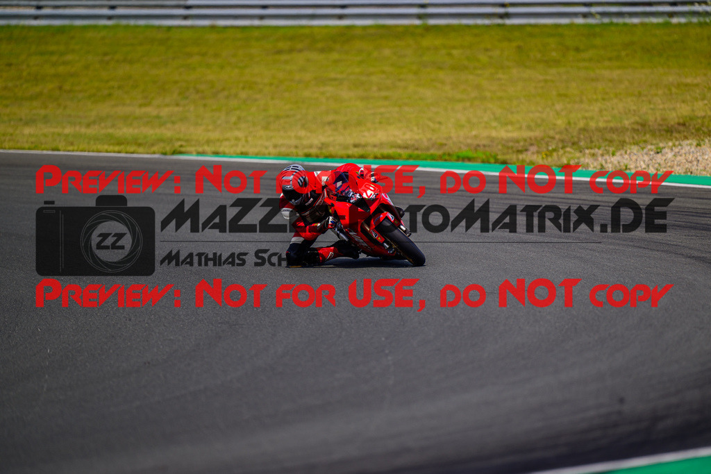 MaZZes_FotoMatrix_240725_6007705_4540 | ROT