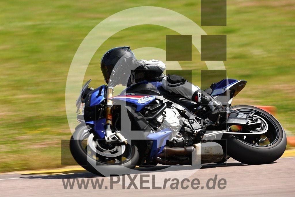 0070-20250620_02754 | Schöne Erinnerungen an spannende Momente - das festzuhalten ist unser Job. PIXELrace.de ist seit 2003 auf den Rennstrecken Europas unterwegs um die Action draußen beim Fahren und die wunderbare Stimmung imm Fahrerlager für euch einzufangen.