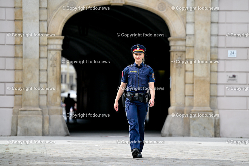 Lena Kreundl_ Linz Landhaus_ Polizei_ 12.07.2023-1 | 12.07.2023, Linz, AUT, Polizei, Lena Kreundl, im Bild Lena Kreundl (oesterr. Schwimmerin, Polizistin)