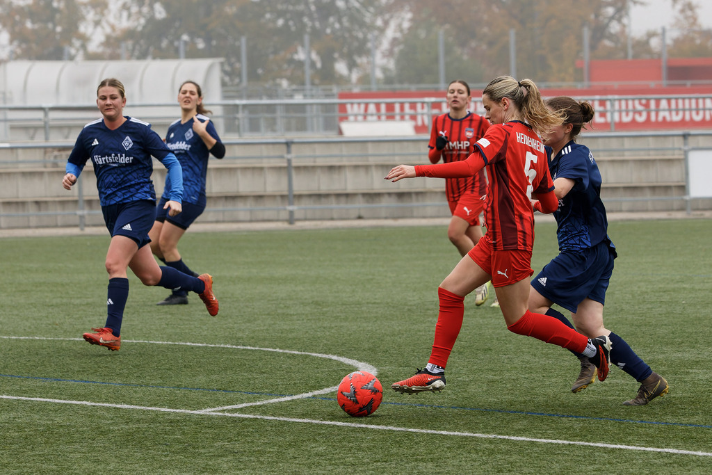 FCH-HÄR_251019_7882 | Fotopresso – Sportfotografie in Heidenheim & Umgebung. Professionelle Sportfotografie für unvergessliche Momente. Dynamische Action-Shots, emotionale Szenen & hochwertige Bilder. - Realisiert mit Pictrs.com