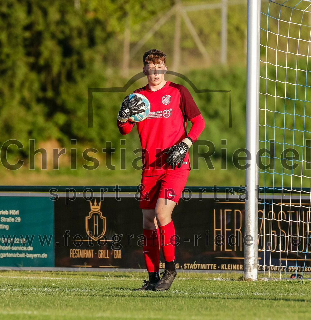 2023-07-14_081_FC_Langengeisling_gegen_FC_Velden-Eberspoint | Erding, Deutschland, 14.07.2023:
Fußball, Bezirksliga Oberbayern Ost 2023 / 2024, Testspiel, FC Langengeisling gegen FC Velden-Eberspoint, Endergebnis: 5:0

Torwart Louis Rotert (FC Langengeisling, #12)

Foto: Christian Riedel / fotografie-riedel.net