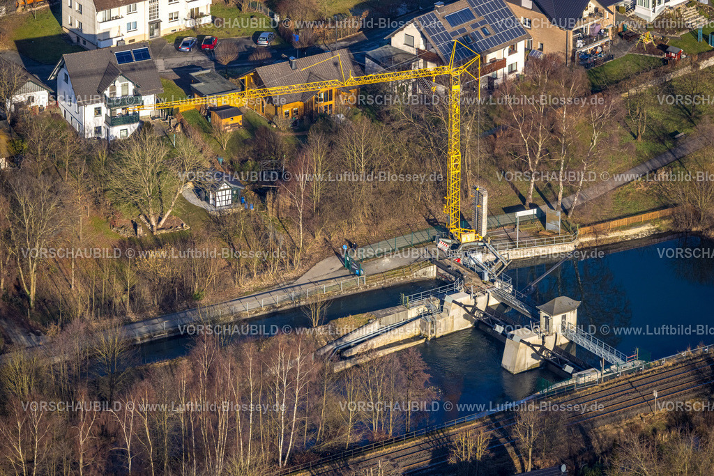 Bestwig260104403 | Luftbild, Sanierung Baustelle mit Baukran am Stauwehr Velmede Fluss Ruhr, Velmede, Bestwig, Südwestfalen, Nordrhein-Westfalen, Deutschland