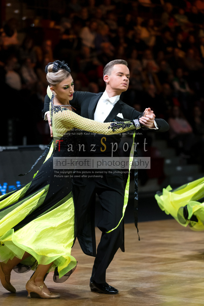 20241109_DM-Formationen_Vorrunde_3214 | Tanzsportbilder, Standardtanz, Lateintanz, WDSF, DTV, LTVB, dancecomp, goc, hessen tanzt, blaues band der spree, walzer, tango, wiener walzer, slowfox, quickstepp, samba, rumba, cha-cha-cha, paso doble. jive, hd-kroft photography, turniertanzsport
