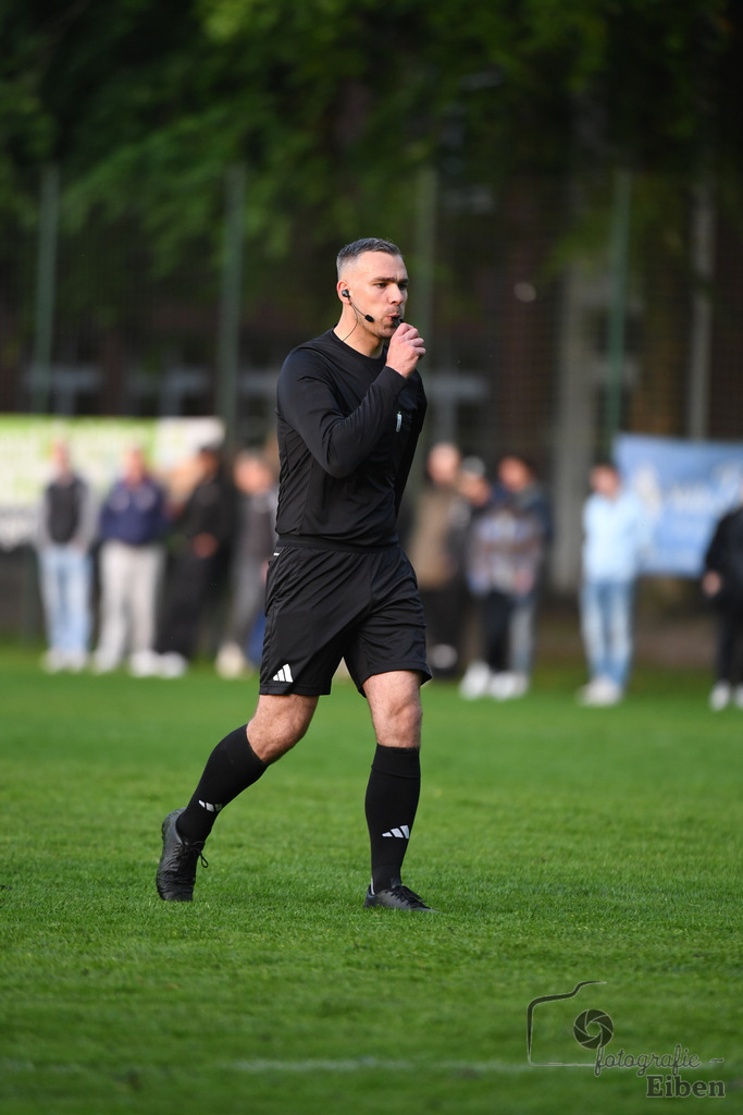 BV Bockhorn-SG FriPe | Relegation zur Kreisliga; BV Bockhorn (blau)-SG FriPe (rot) am 05.06.2025 in Oldenburg/Ofenerdiek (Lagerstraße), Photo: Philip Eiben 2025 - Realisiert mit Pictrs.com