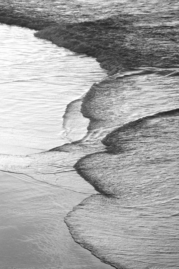Swash | Portuguese swashzone. - Realisiert mit Pictrs.com