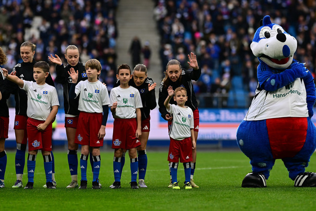 Fußball I Frauen I Saison 2025-2026 I Bundesliga I 10. Spieltag I Hamburger SV - 1. FC Nürnberg I 43285 | Der Sportfotograf. - Realisiert mit Pictrs.com