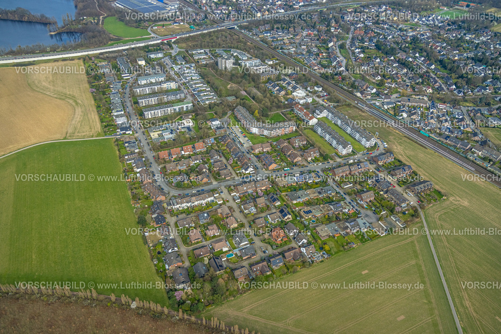 Duisburg240302476 | Luftbild, Wohngebiet Ortsansicht Ortsteil Rahm und Rahm-West, getrennt durch eine Bahnlinie und Bahnhof Hbf Duisburg Rahm, BAB Autobahn A524, Rahm, Duisburg, Ruhrgebiet, Nordrhein-Westfalen, Deutschland, Duisburg-S