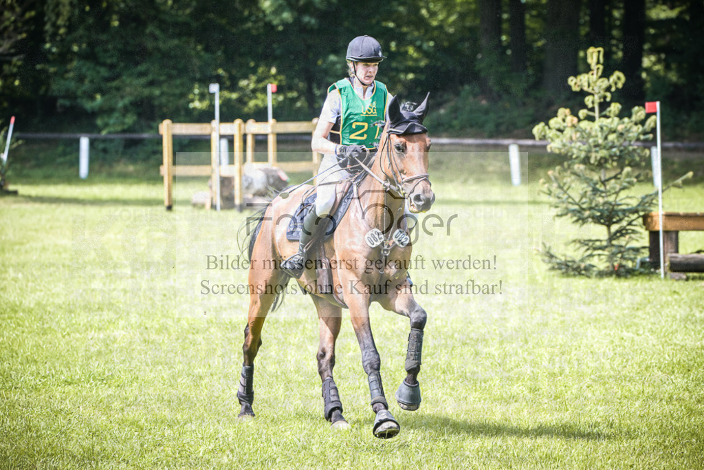 DOS_8729 | Entdecke hochwertige Reitturnierfotos von Foto Oger. Professionell, emotional und authentisch – jetzt Lieblingsmomente im Shop bestellen. - Realisiert mit Pictrs.com