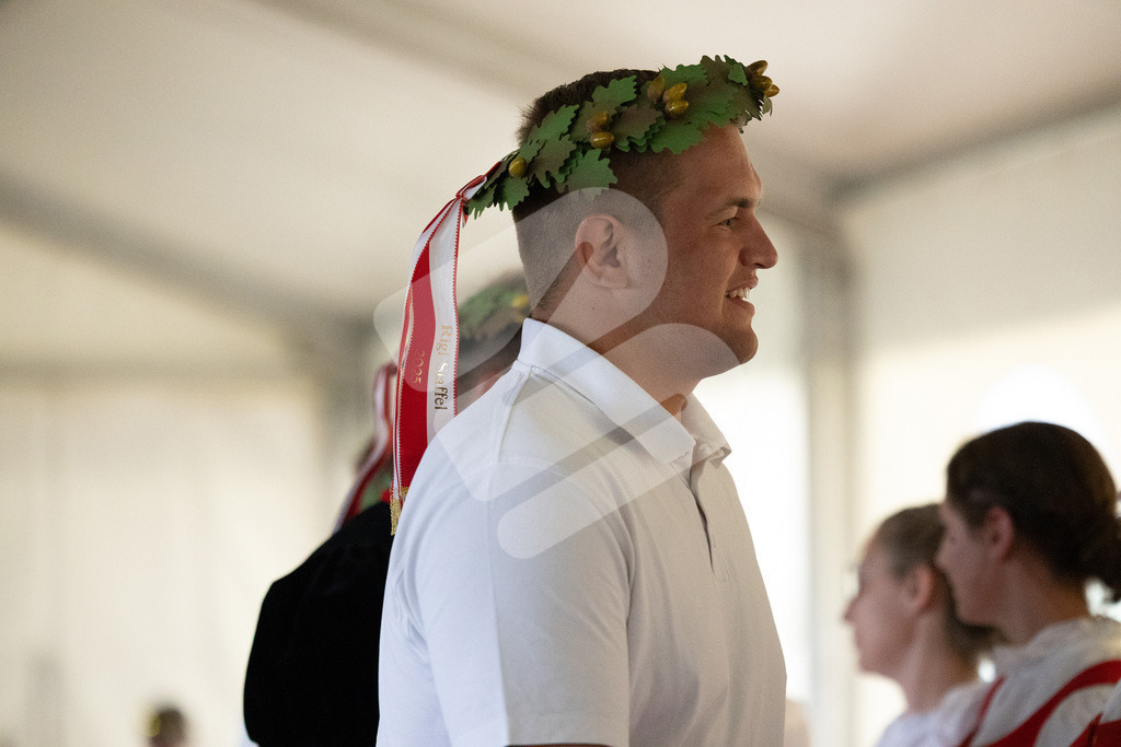 Rigi2025_3199 | Die Schwinger des Schwyzer Kantonalen Schwingerverbandes: Fotos, die Dynamik und Leidenschaft festhalten, sowie emotionale Momente aus dem traditionellen Schwingsport zeigen. - Realisiert mit Pictrs.com