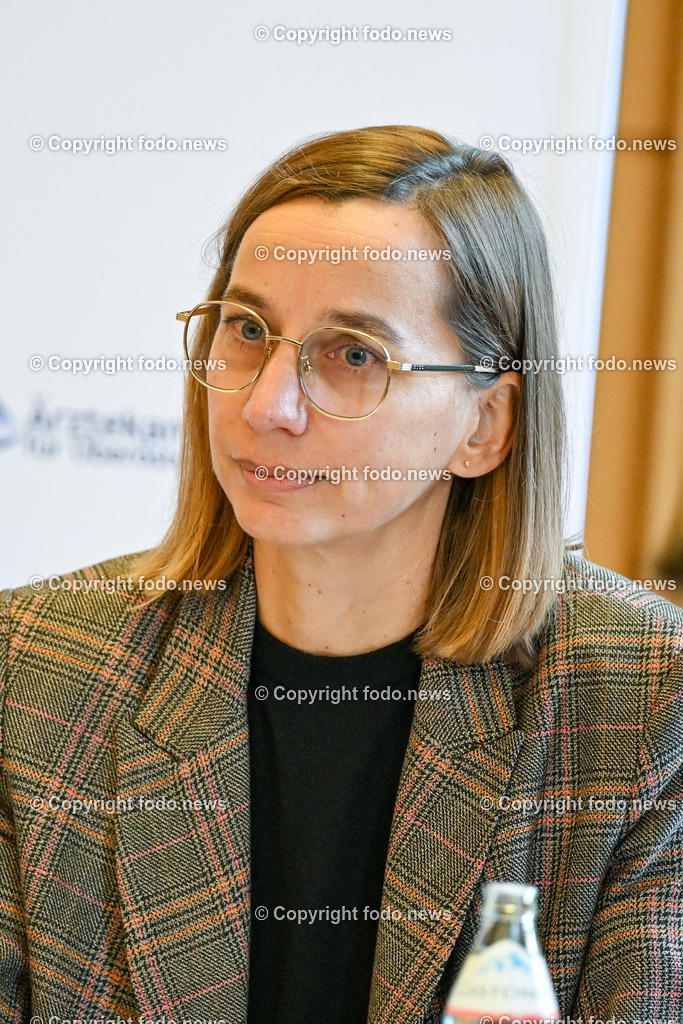 Pressekonferenz Aerztekammer für Ooe_ Aerzteteam sichert Versorgung in Linz Sued_ 22.03.2024-12 | 22.03.2024, Linz, AUT, Pressekonferenz Aerztekammer für Ooe, Aerzteteam sichert Versorgung in Linz Sued, im Bild Johanna Holzhaider (Kurienobmann-StvIn Niedergelassene Aerzte)