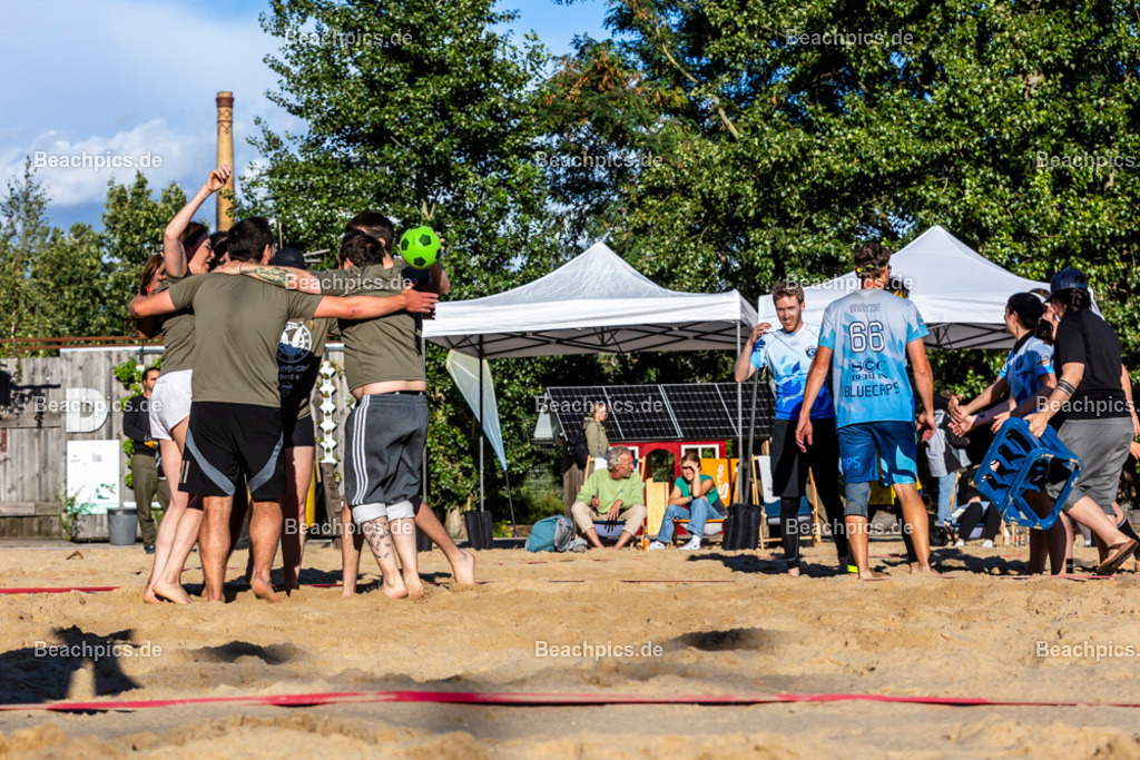 2025-200082681-Strandvölkerball-WM_1 |  23.08.2025; Berlin Foto: Gerold Rebsch - www.beachpics.de
