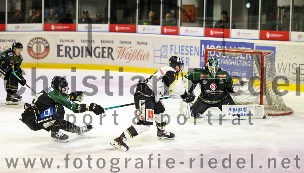 2022-12-23_044_TSV_Erding_gegen_EA_Schongau | Erding, Deutschland, 23.12.2022:
Eishockey, Bayernliga 2022 / 2023, 22. Spieltag, TSV Erding gegen EA Schongau, Endergebnis: 

Foto: Christian Riedel / fotografie-riedel.net