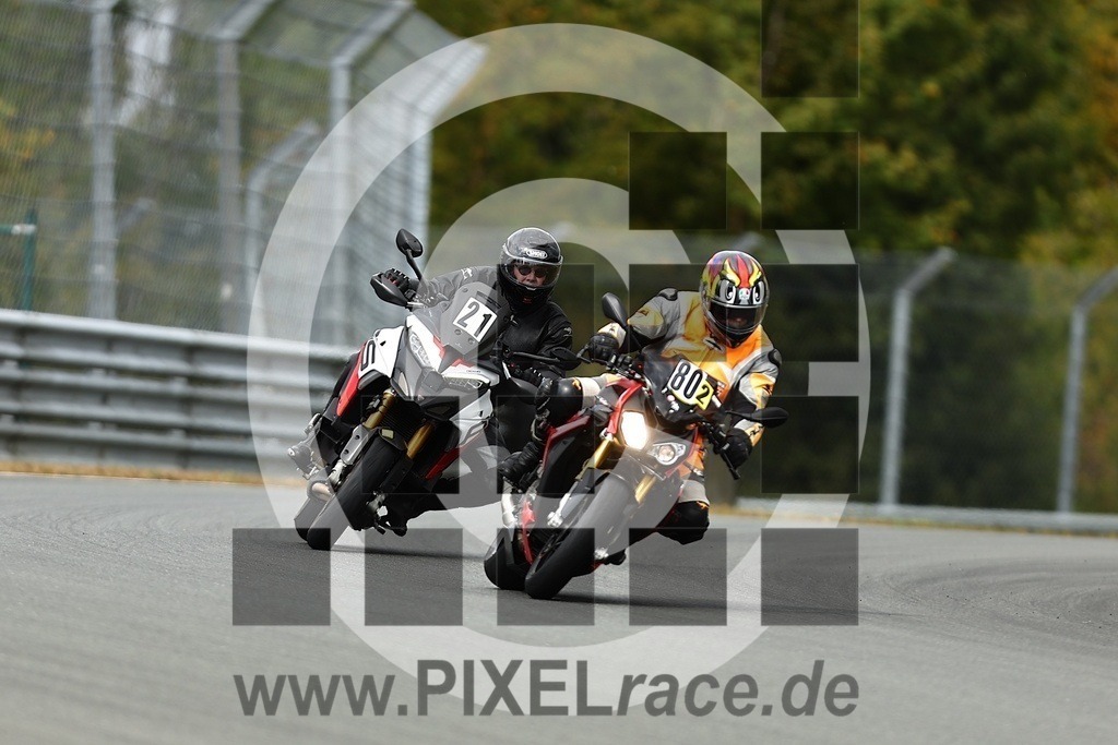 0021-20250916_03845 | Schöne Erinnerungen an spannende Momente - das festzuhalten ist unser Job. PIXELrace.de ist seit 2003 auf den Rennstrecken Europas unterwegs um die Action draußen beim Fahren und die wunderbare Stimmung imm Fahrerlager für euch einzufangen.