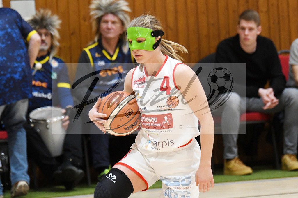 20200209_PAOEBS_0025 | Basketball, Frauen: Annemarie Potratz (Panthers Academy Osnabrueck) in Aktion, am Ball, Einzelaktion waehrend des Spiels der 2. DBBL zwischen Panthers Academy Osnabrueck und Eintracht Braunschweig im datos – home of the panthers am 09.02.2020 in Osnabrueck, Deutschland. - Realisiert mit Pictrs.com