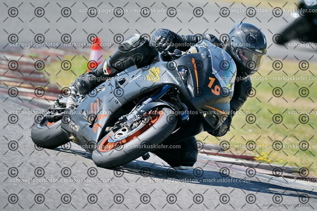 25bt04-0302 | markuskiefer.com - Realisiert mit Pictrs.com