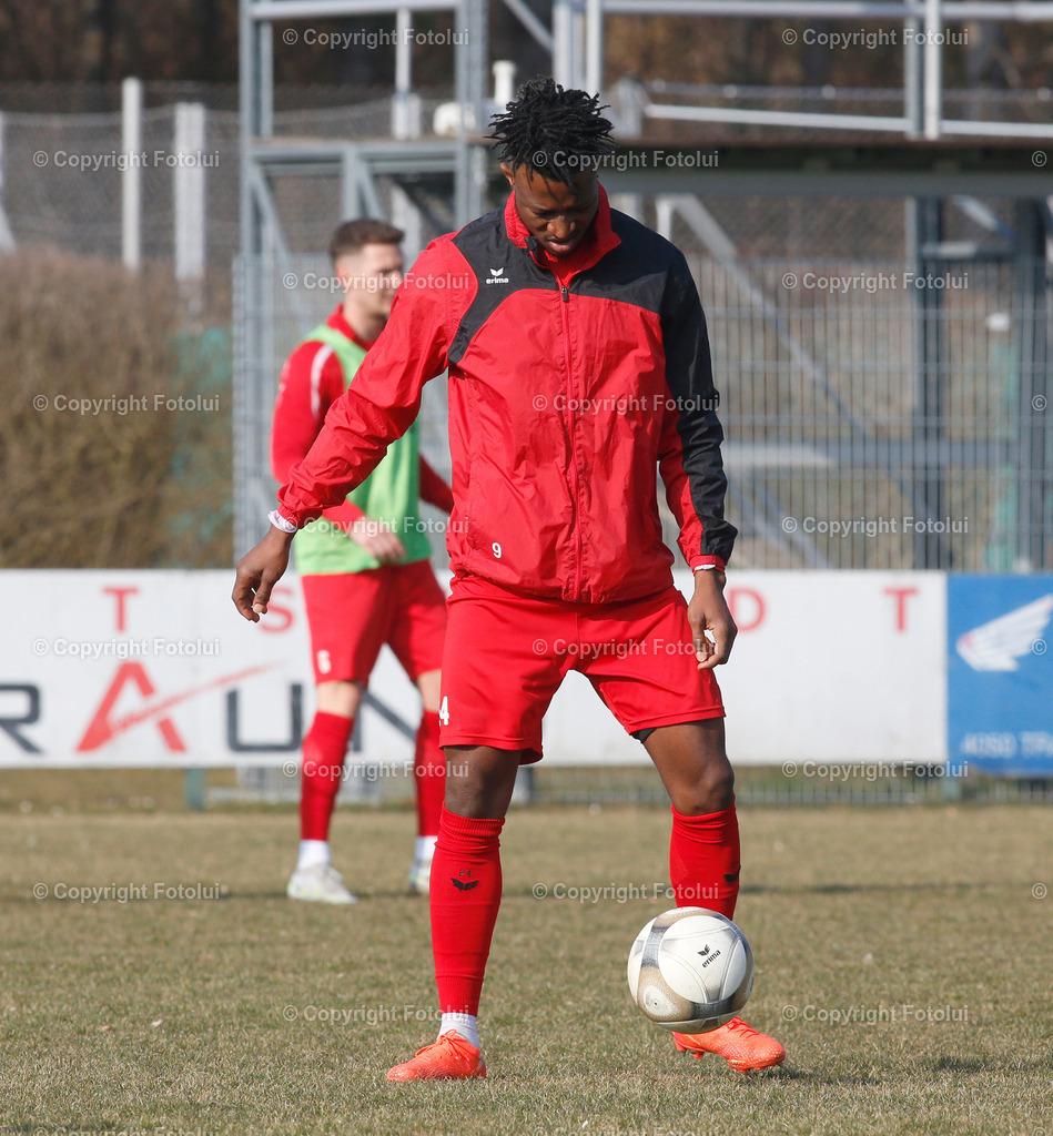 A_LUI_04032023_31 | SPORT,FUSSBALL LT1 OOE LIGA 2023 ASKOE OEDT-SC LUGSTEIN CABS FRIEDBURG 04.03.2023 
IM BILD: EMMANUELLE EZIEKWE (OEDT)  FOTO:FOTOLUI