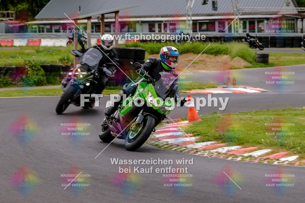 MotoTeamVBK-20172 | Hier findet Ihr Bilder von Touristenfahrten auf der Nürburgring Nordschleife oder von anderen Veranstaltungen die ich besucht habe. Viel Spass beim Durch Schauen 