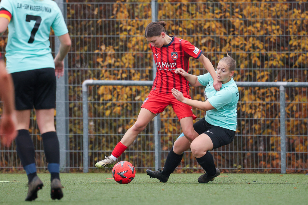 FCHWAS_251102_2678 | 1.FC Heidenheim 1846 II vs. SGM DJK-SV Wasseralfingen/Neuler, Fußball, Frauen, Bezirksliga, 2025/2026, 8. Spieltag, 02.11.2025 in Mergelstetten (Foto: Michael Bulling) - Realisiert mit Pictrs.com