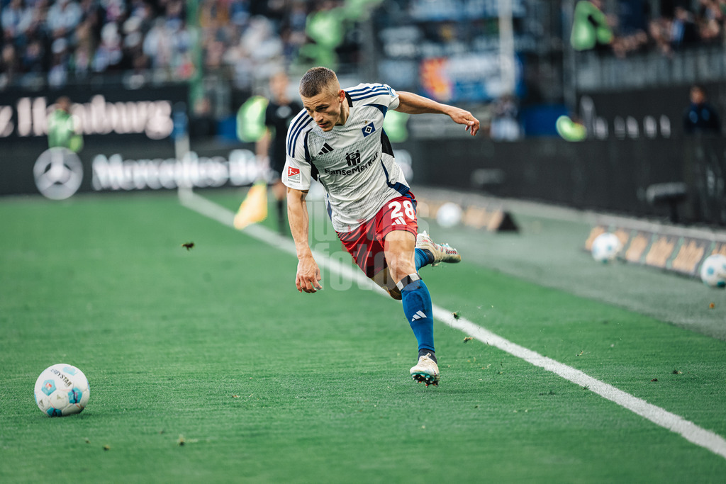 Fußball | Männer | Saison 2024/2025 | 2. Fußball-Bundesliga | 7. Spieltag | Hamburger SV vs. SC Paderborn 07 | 28.09.2024 | Miro Muheim (#28, HSV)