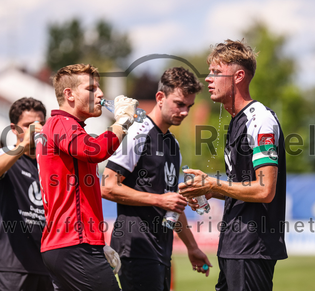 2023-07-22_061_FC_Langengeisling_gegen_VfB_Eichstaett_II | Erding, Deutschland, 22.07.2023:
Fußball, Bezirksliga Oberbayern Ost 2023 / 2024, Testspiel, FC Langengeisling gegen VfB Eichstätt II, Endergebnis: 3:2

Niklas Walter (VFB Eichstätt, #10)

Foto: Christian Riedel / fotografie-riedel.net