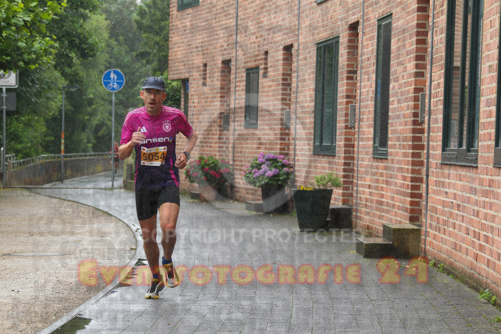 240622_1035_EV4_0281 | Sportfotografie im Rhein-Sieg Kreis, Köln, Bonn, NRW, Rheinland Pfalz, Hessen, etc. Unser Tätigkeitsfeld umfasst den Laufsport vom Volkslauf über den Marathon, Duathlon, Triathon bis zum Ultralauf wie Kölnpfad Ultra oder Schindertrail.
