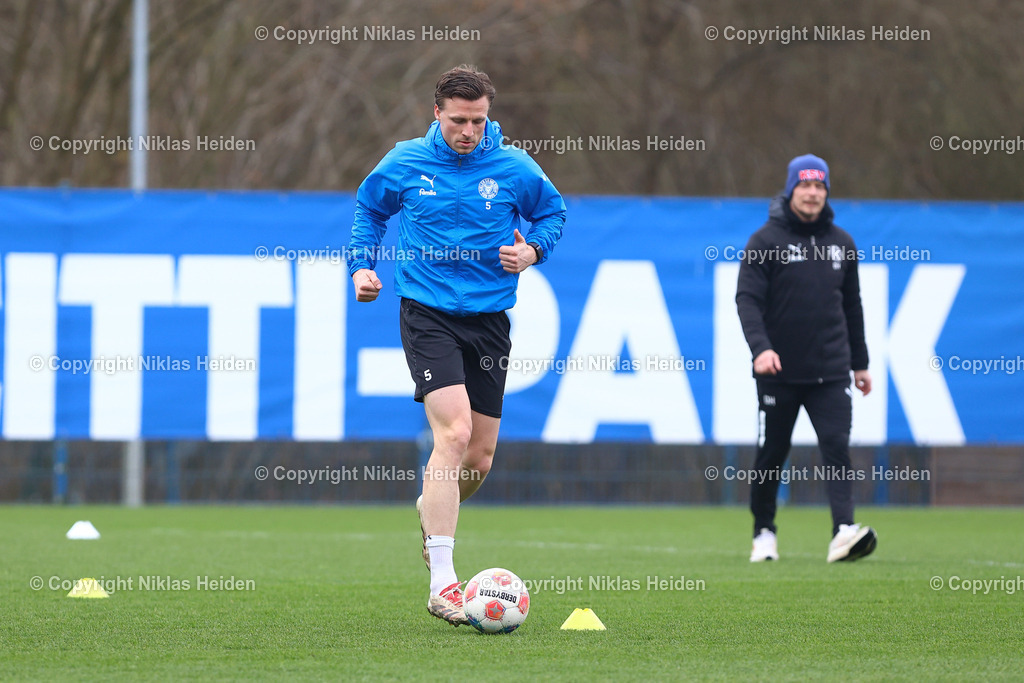 NH_HolsteinKiel_Training_01042026 | #5 Carl Johansson (Holstein Kiel)Fußball I Herren I Training I Saison 2025-2026 I Holstein Kiel I 01.04.2026 I Citti-Fußballpark