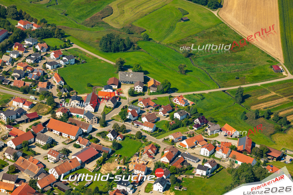 Das Luftbild zeigt : Tödtenried Sielenbach - Die Luftaufnahme wurde 2024 vom UL-Flugzeug aus erstellt ( keine Drohne ) - Hochauflösende Luftaufnahme - Für grossformatige Ausdrucke geeignet. Die Geschenkidee !Mit Lizenz und Bildrechte bestellbar