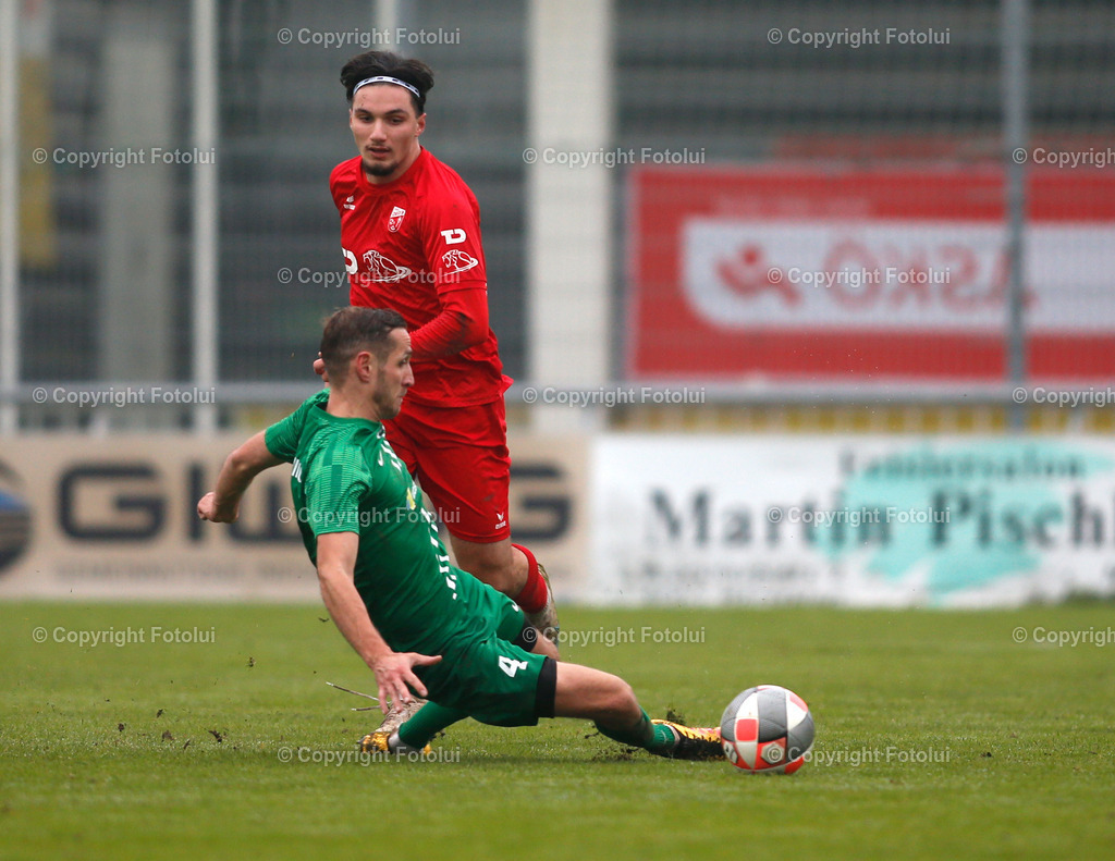 A_LUI-16112024_20 | SPORT,FUSSBALL,SC HOERSCHING -ASKOE OEDT 1B LL.OST. 16.11.2024 IM BILD: STEPHAN MOSER  (HOERSCHING) UND TUNAHAN SAHAN (OEDT 1B )FOTOLUI
