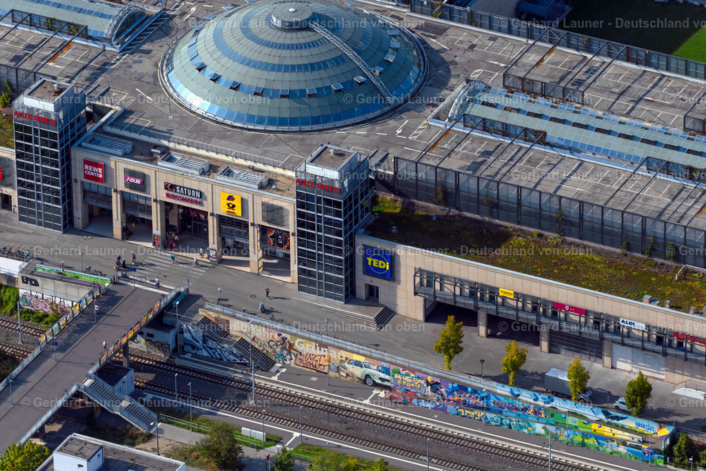 4040155 | LEIPZIG 14.09.2020 Gebäude des Einkaufszentrum " Allee-Center " im Ortsteil Grünau in Leipzig im Bundesland Sachsen, Deutschland. Weiterführende Informationen bei: ECE Projektmanagement G.m.b.H &amp; Co. KG. // Building of the shopping center " Allee-Center " in the district Gruenau in Leipzig in the state Saxony, Germany. Further information at: ECE Projektmanagement G.m.b.H &amp; Co. KG. Foto: Gerhard Launer