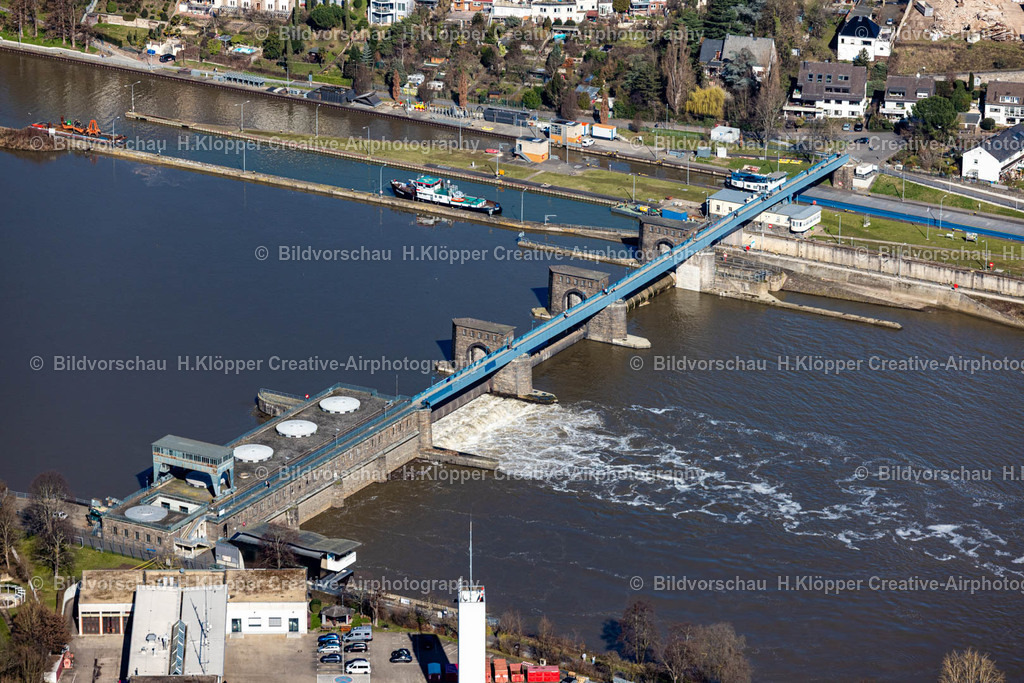 Luftbilder Koblenz-9947 | Luftbildfotografie Staustufe am Ufer des Flußverlauf " Staustufe Koblenz " an der Straße Wehrsteg Staustufe Koblenz in Koblenz im Bundesland Rheinland-Pfalz, Deutschland - Realisiert mit Pictrs.com