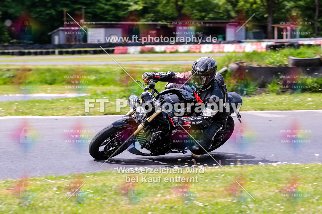 MotoTeamVBK-20700 | Hier findet Ihr Bilder von Touristenfahrten auf der Nürburgring Nordschleife oder von anderen Veranstaltungen die ich besucht habe. Viel Spass beim Durch Schauen 