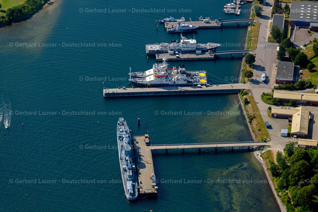 4038109 | NEUSTADT IN HOLSTEIN 07.08.2020 Hafenanlagen am Ufer des Ostsee - Hafenbeckens der Marine und der Küstenwache der Bundespolizei in Neustadt in Holstein im Bundesland Schleswig-Holstein, Deutschland. Weiterführende Informationen bei: Bundesamt für Infrastruktur, Umweltschutz und Dienstleistungen der Bundeswehr,  Bundespolizei. Nur für redaktionelle Nutzung freigegeben ! // Port facilities on the shores of the harbor of the Navy and the Coast Guard of the Federal Police in Neustadt in Holstein in the state Schleswig-Holstein, Germany. Further information at: Bundesamt fuer Infrastruktur, Umweltschutz und Dienstleistungen der Bundeswehr,  Bundespolizei. Editorial use only ! Foto: Gerhard Launer