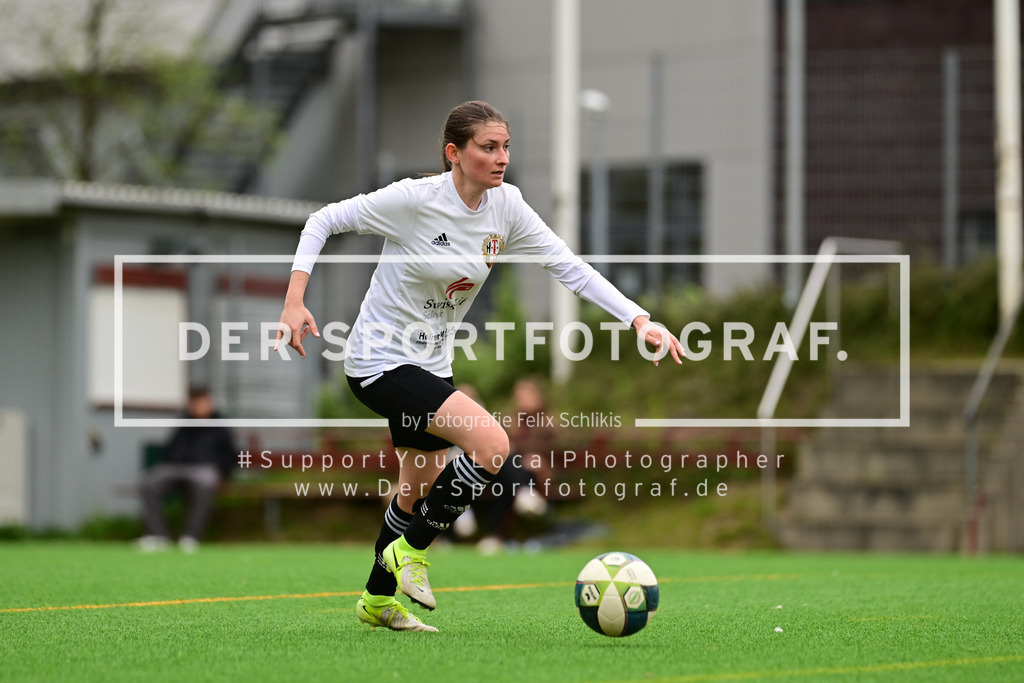 Fußball I Frauen I Saison 2025-2026 I Bezirksliga I 21. Spieltag I Harburger TB - Rahlstedter SC I 165786 | Der Sportfotograf. - Realisiert mit Pictrs.com