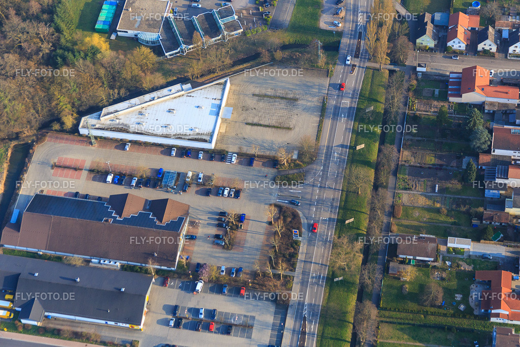 NETTO und ALDI in der Lauterburger Straße | Luftbild: NETTO und ALDI in der Lauterburger Straße in Kandel im Bundesland Rheinland-Pfalz in Deutschland. Foto: IMG_086556.jpg vom 18.03.2016 durch Werner Riehm/FLY-FOTO.de - Realisiert mit Pictrs.com