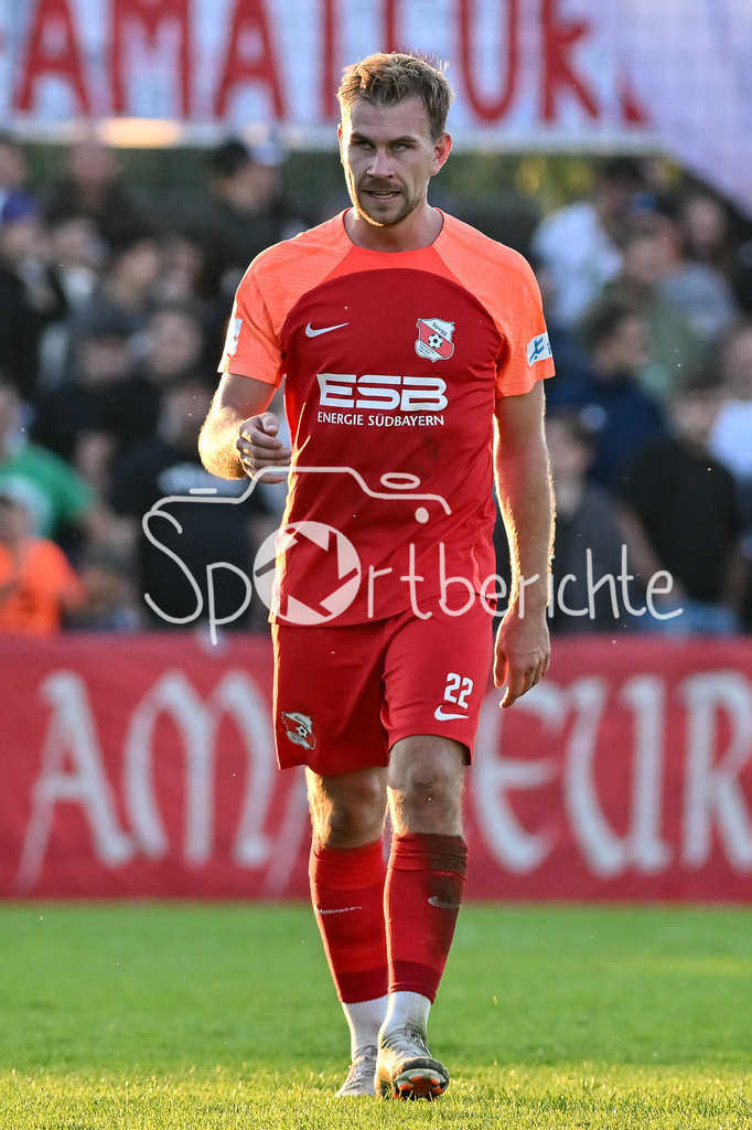SpVgg Hankofen-Hailing - FC Bayern Amateure | Im Bild Doppeltorschuetze Tobias LERMER (Spvgg #22) / Freisteller / Einzelfoto