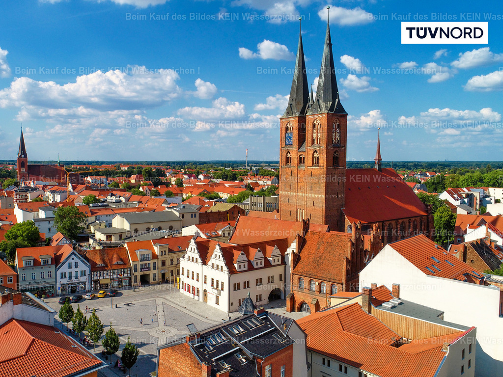 1x Stendal-1 | Die Magdeburger Platte® - das sind die schönsten Luftbilder von Magdeburg & Sachsen-Anhalt auf Acryl, Leinwand oder zum Download. Das ist Luftbildfotografie & Luftbildaufnahmen mit Drohne & Flugzeug.  - Realisiert mit Pictrs.com