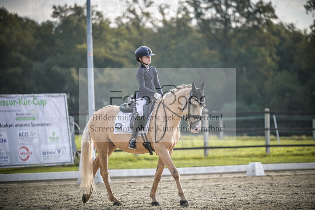 DOS_4682 | Entdecke hochwertige Reitturnierfotos von Foto Oger. Professionell, emotional und authentisch – jetzt Lieblingsmomente im Shop bestellen.Deutschlandweite Turnierfotografie. - Realisiert mit Pictrs.com