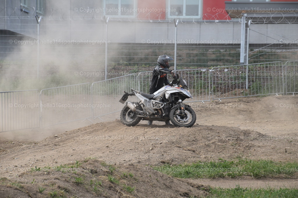 DSC_0558 | Sportfotografie , Motorsport, Motoross, Reitsport, Mointainbike, Enduro,
Landschaft , Outdoor, Eventfotografie, Landschaft, Bilder online bestellen - Realisiert mit Pictrs.com