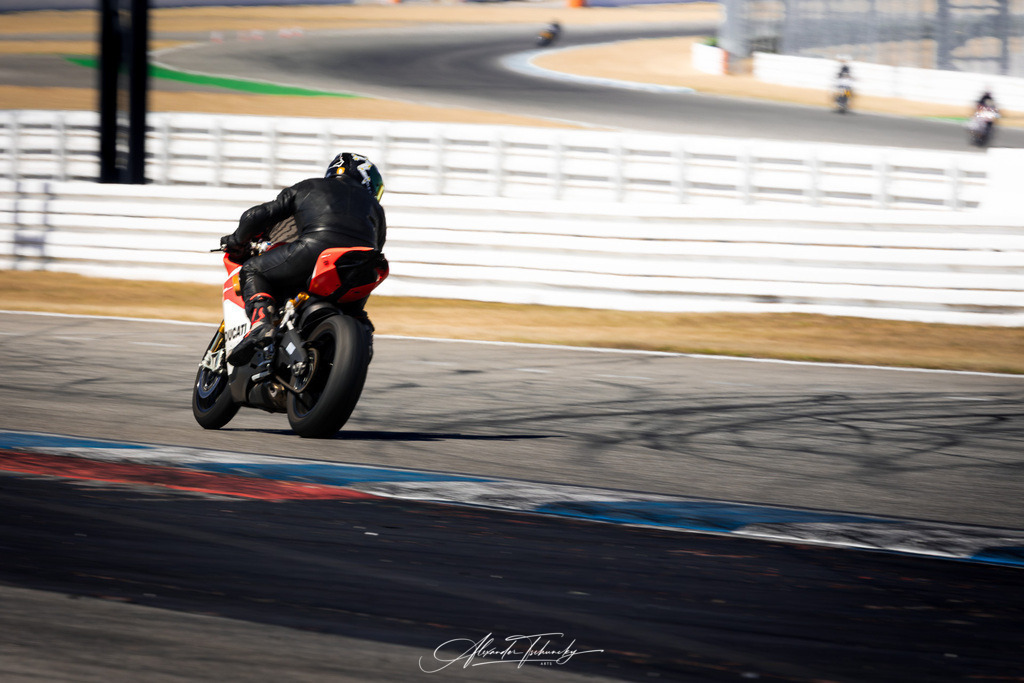 Ducati Trackday Hockenheimring 2026 | Entdecken Sie die faszinierende Welt von Alexander Tschuncky Arts: Kreative Fotografie, atemberaubende Automobilkunst und hochwertiger Bilderdruck. Lassen Sie sich inspirieren! - Realisiert mit Pictrs.com