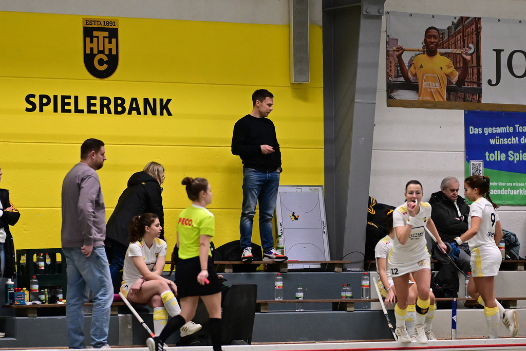 Hockey I Frauen I Saison 2025-2026 I Bundesliga I 9. Spieltag I Harvestehuder THC - UHC Hamburg | Der Sportfotograf. - Realisiert mit Pictrs.com