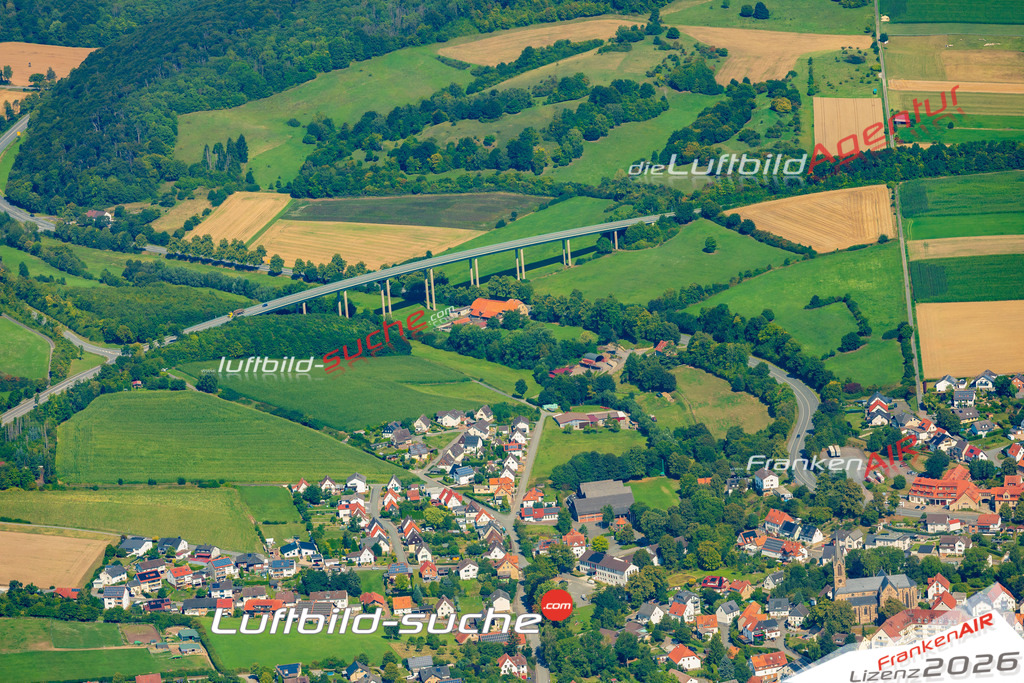 Scherfede Warburg Bild- Das Luftbild wurde 2025 vom UL-Flugzeug heraus erstellt ( keine Drohne bzw. Drohnenaufnahme ) - Hochauflösende Luftaufnahme -Nicht vergleichbar mit Google Maps oder Satelittenbilder- Die Geschenkidee !Mit Lizenz und Bildrechte bestellbar - CC