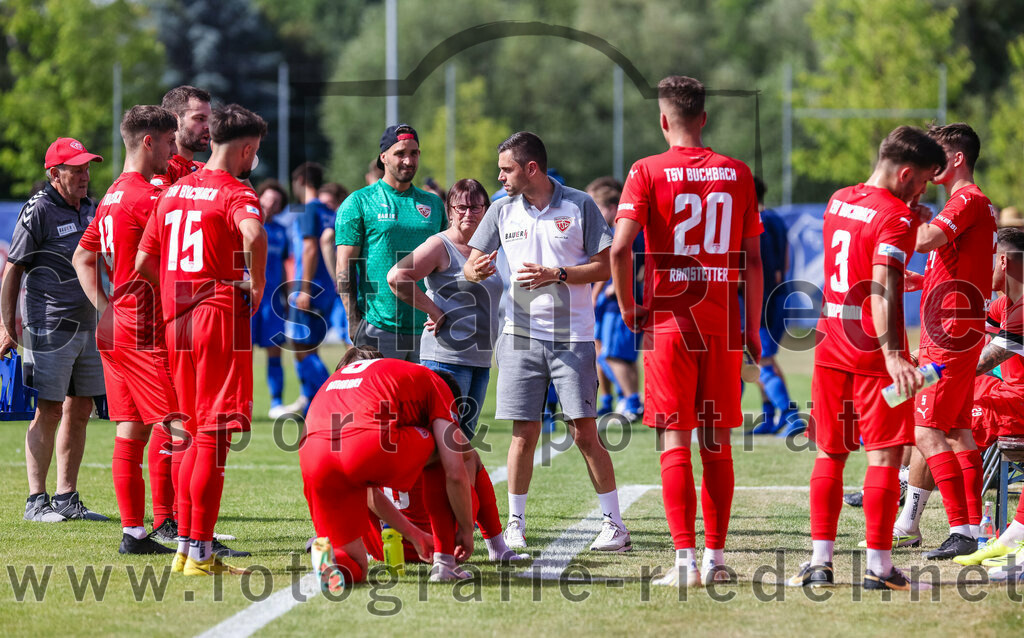 2023-07-08_103_FC_Langengeisling_gegen_TSV_Buchbach | Erding, Deutschland, 08.07.2023:
Fußball, Bezirksliga Oberbayern Ost 2023 / 2024, Testspiel, FC Langengeisling gegen TSV Buchbach, Endergebnis: 0:6

+b15+, Sammy Ammari (TSV Buchbach, #9), Trainer Alexander Käs (TSV Buchbach), Levin Ramstetter (TSV Buchbach, #20), Simon Kampmann (TSV Buchbach, #3), Leon Schmit (TSV Buchbach, #5)

Foto: Christian Riedel / fotografie-riedel.net