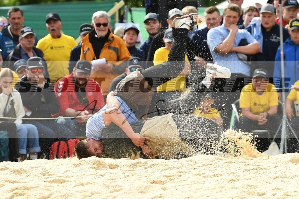Laimbacher Patrick gewinnt gegen Herger FlavioPDSC_7462 | Kaufen Sie Sportbilder im Onlineshop von Andy Scherrer Sportfotografie. Faszinierende Bilder von Sportevents aus der ganzen Schweiz. Fussball, Frauenfussball, Unihockey, Handball, Schwingen und weiteren Sportarten. - Realisiert mit Pictrs.com