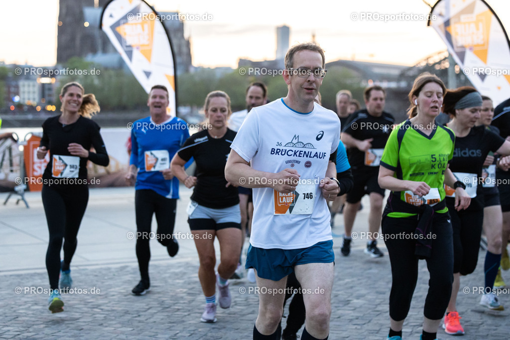 16. OBI Nachtlauf des ASV Koeln; Koeln, 17.05.23 | Impressionen vom 16. OBI Nachtlauf des ASV Koeln am 17.05.23 an Rheinpromenade und Tanzbrunnen in Koeln (Deutschland). Foto: BEAUTIFUL SPORTS/Ulrich Fassbender